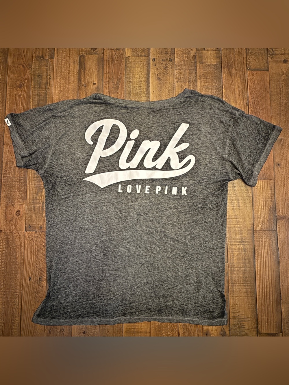 Victoria’s Secret PINK Women’s Large Gray Graphic T-Shirt – Love PINK